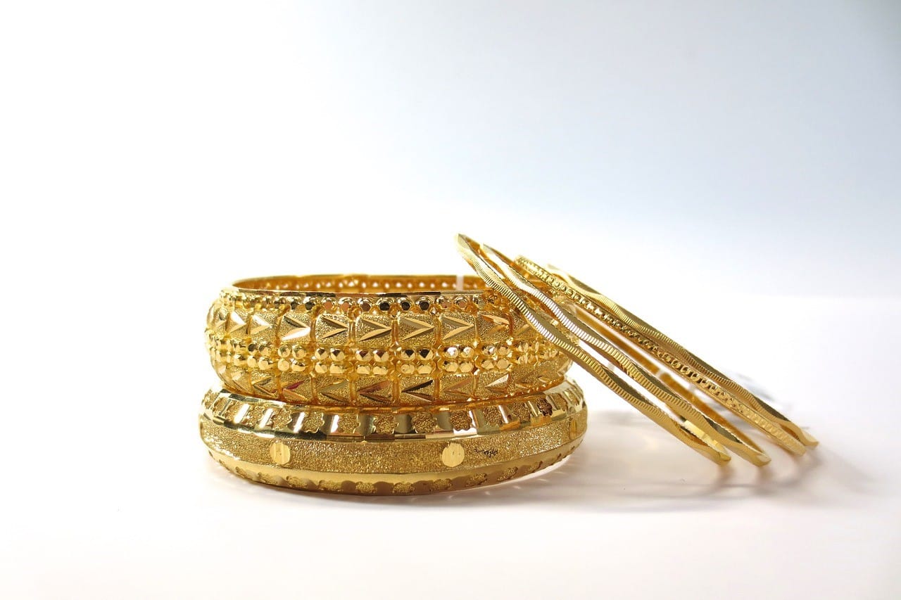 金のアクセサリー