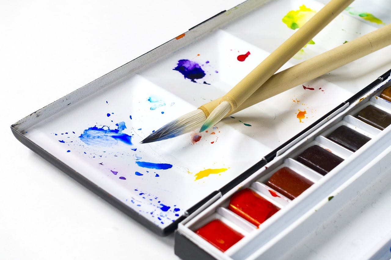 似顔絵を描く際の絵具とパレット