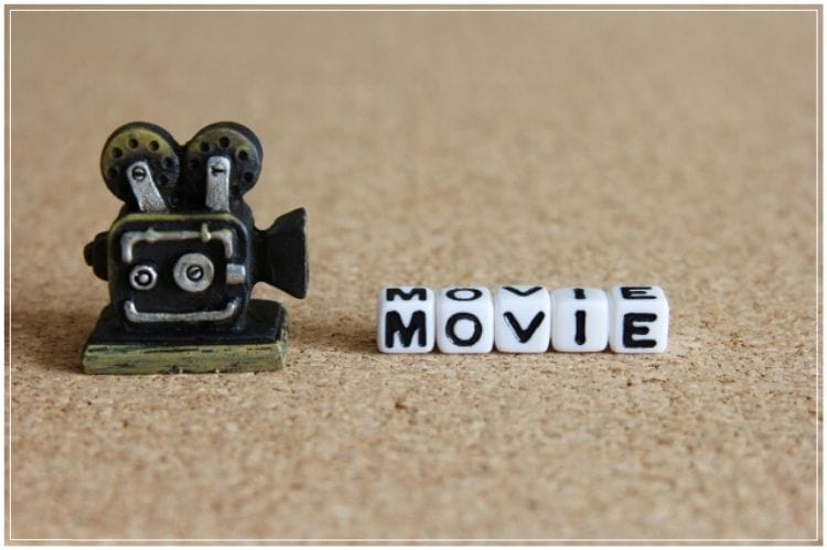 ミニチュアのプロジェクターとmovieと書かれた雑貨