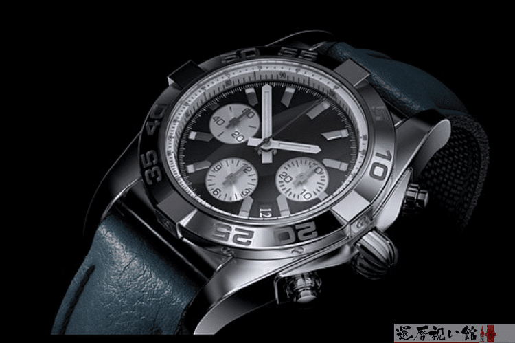 黒の重厚感ある男性用腕時計