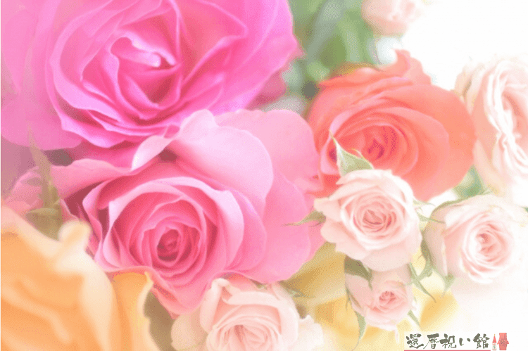 ピンクやオレンジなどのカラフルなプリザーブドフラワーの薔薇