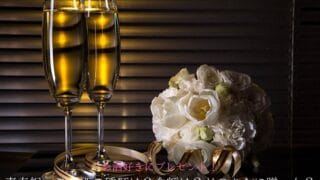 シャンパンと花束