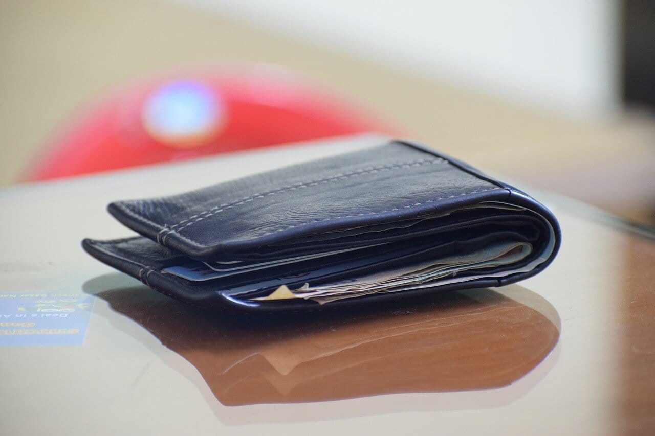 プレゼントの予算を象徴する財布