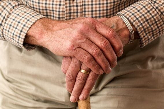 70歳のお父さん人物イメージ
