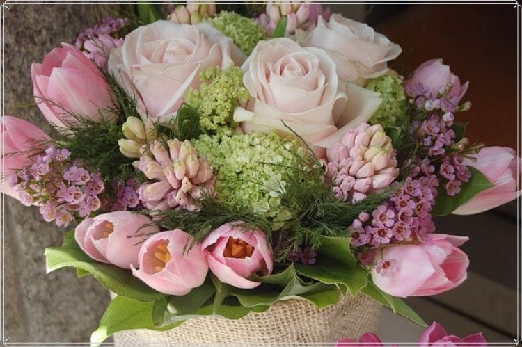 ピンクの薔薇をメインとしたプリザーブドフラワー