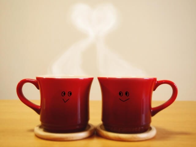 夫婦でコーヒーを飲めるマグカップ