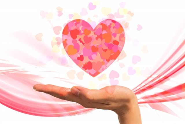 手とハート