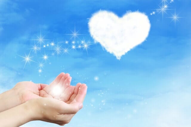手とハート