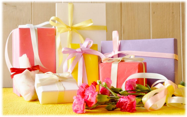 Multiple gift boxes with colorful colors such as pink and purple