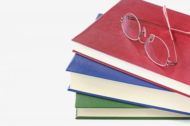 本とメガネ