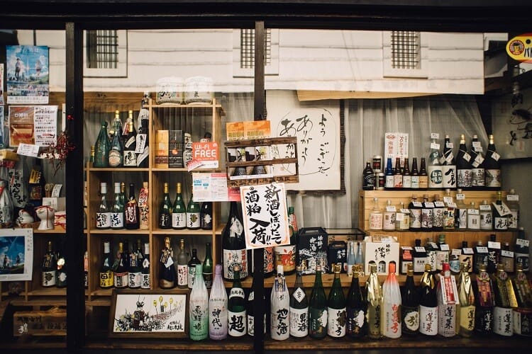 酒品店