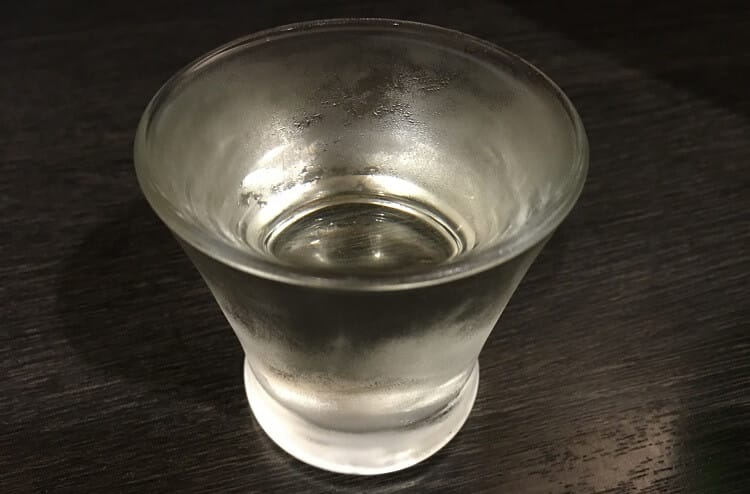 Saké froid en verre