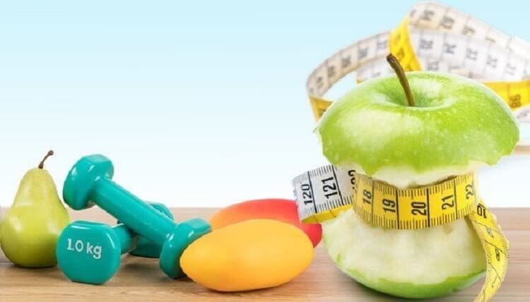 メジャーやダンベルなどダイエットのイメージ画像