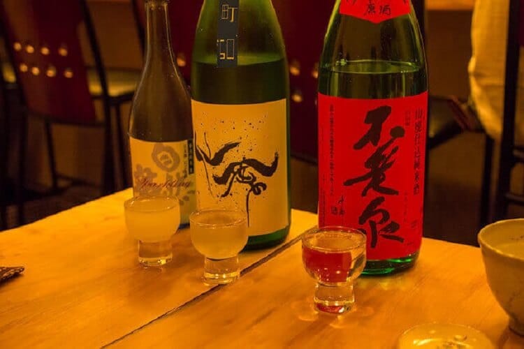 日本酒　飲み比べ