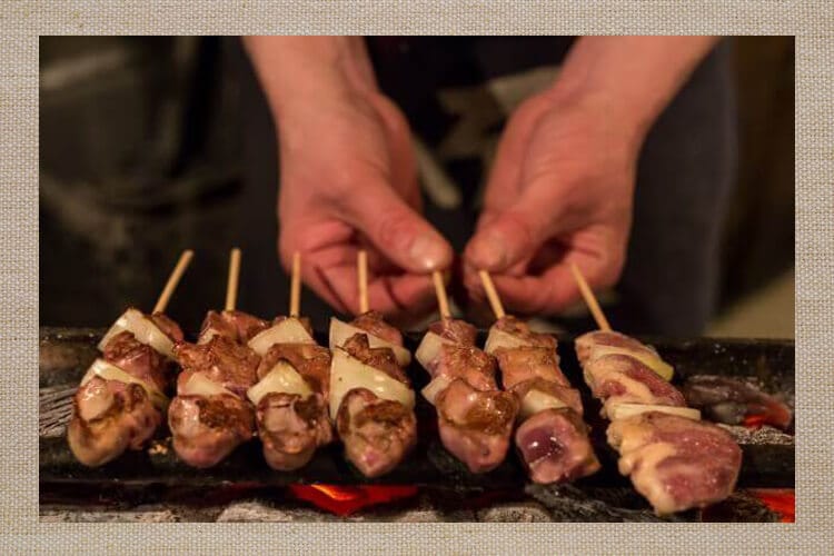 焼き鳥を焼く