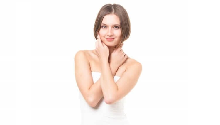 ほほ笑む外国人の女性