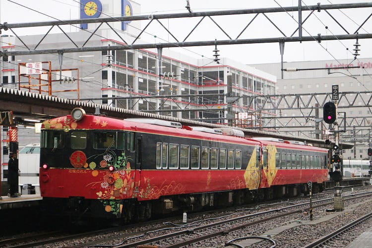 花嫁のれん　列車